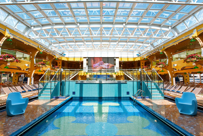 Piscina Lido a bordo del Costa Pacifica CRUCEROS COSTA PACIFICA CRUCEROS NORTE DE EUROPA CRUEROS FIORDOS NORUEGOS COSTA CRUCEROS CRUCEROS CABO NORTE CRUCEROS MEDITERRANEO